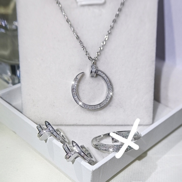 Sterling silver diamond necklace & earrings set - Picture 2 of 9